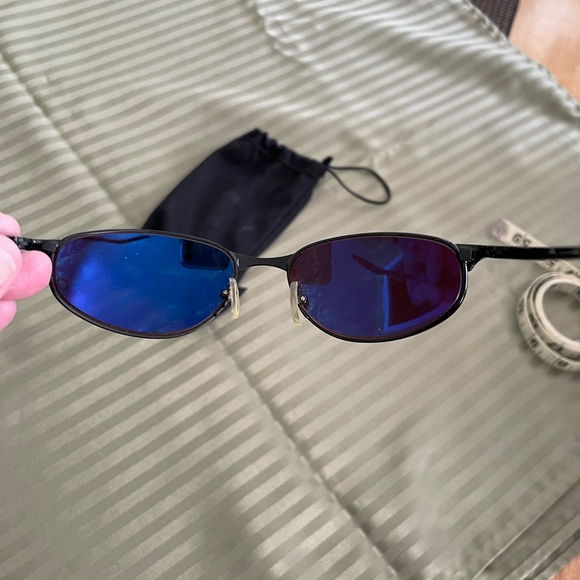 Dockers Women’s  Sunglasses in Dark Brown & Vexx Optics Sunglasses - Picture 9 of 10